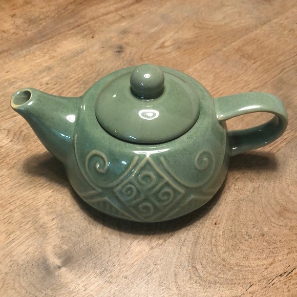 Teapot and cup set...... Tea for one. - Picture 3 of 4